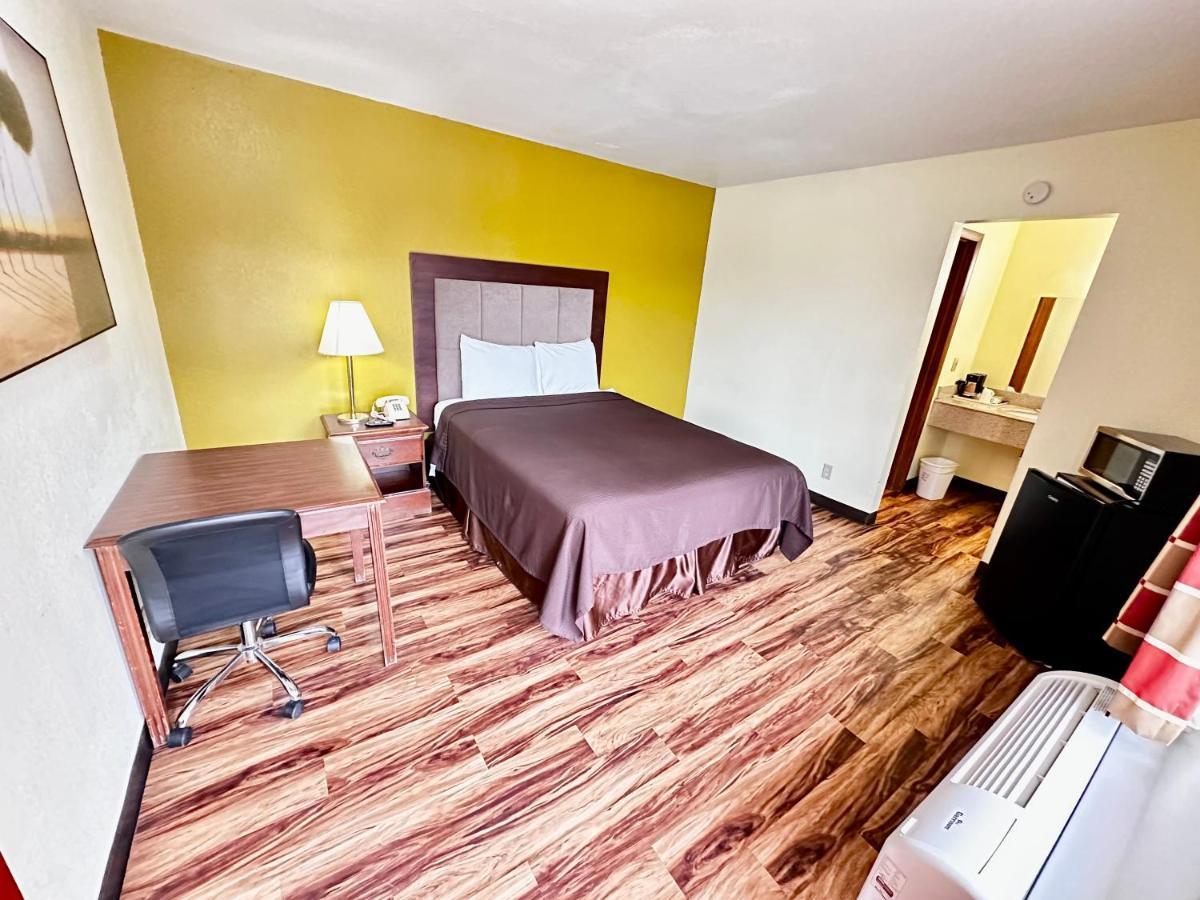 Regency Inn Iola Exterior foto