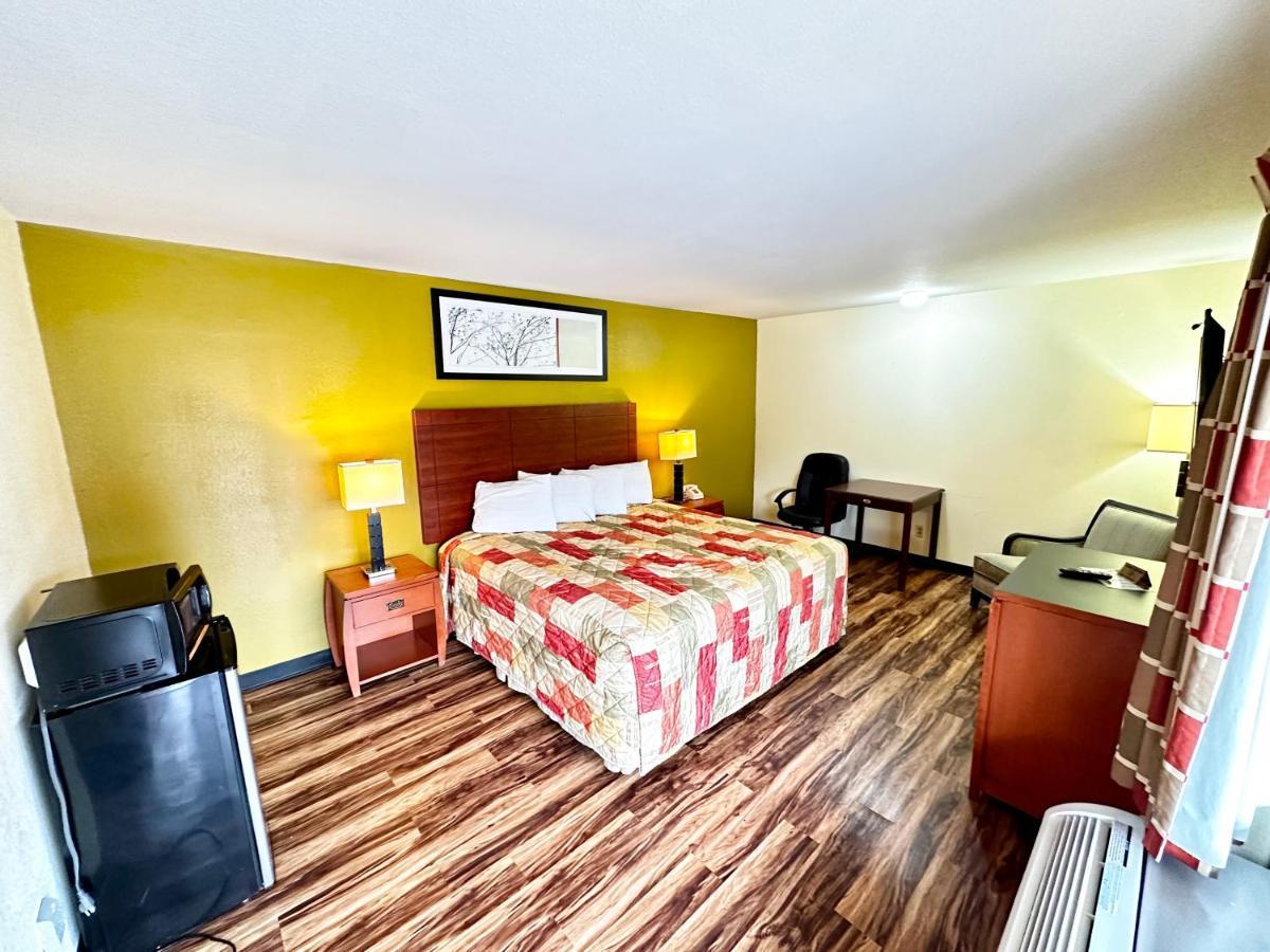 Regency Inn Iola Exterior foto